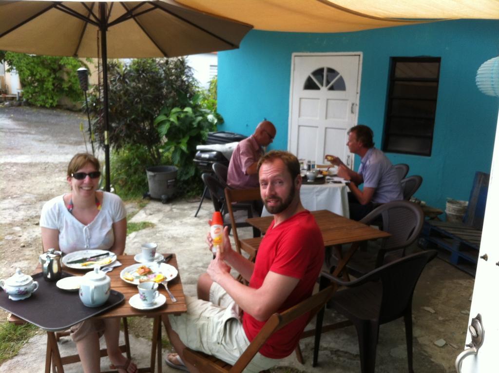 Vicky'S Keys Hostel Upper Princeʼs Quarter Екстериор снимка