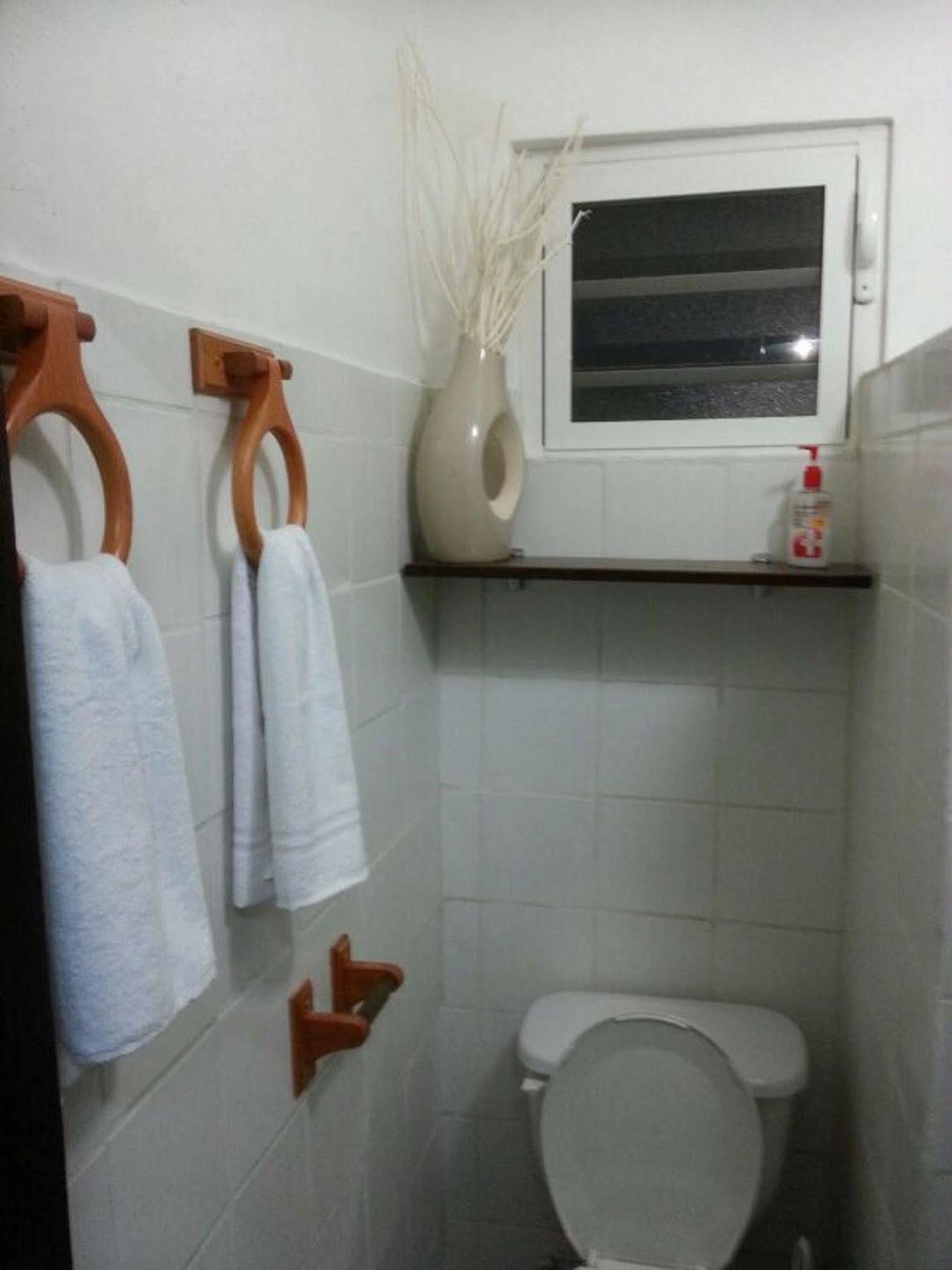 Vicky'S Keys Hostel Upper Princeʼs Quarter Екстериор снимка