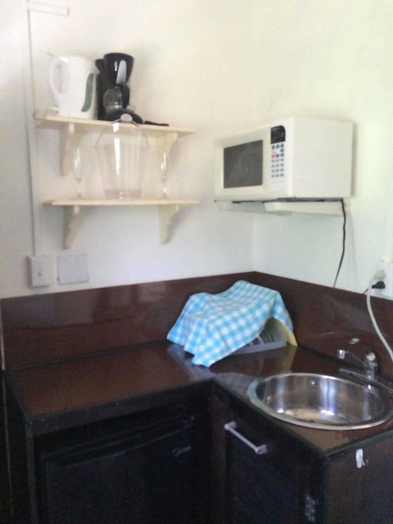 Vicky'S Keys Hostel Upper Princeʼs Quarter Екстериор снимка